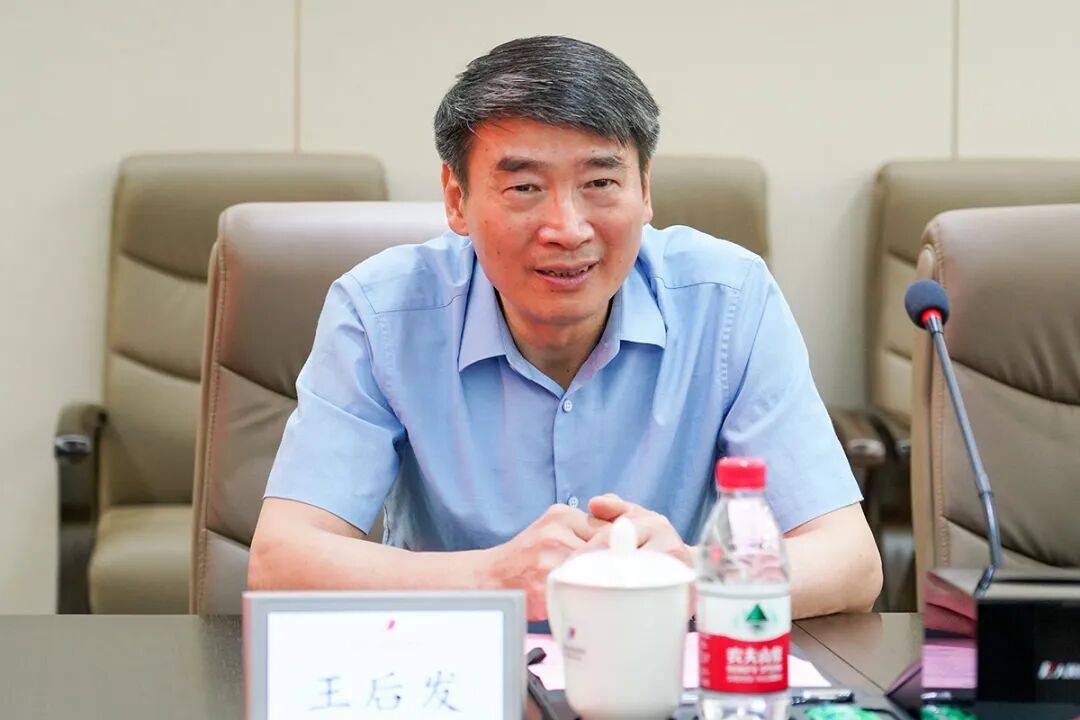 县委书记主动交代问题7个月后<strong></p>
<p>虚拟币usdt</strong>，县人大常委会原主任也主动交代问题，两人长期共事