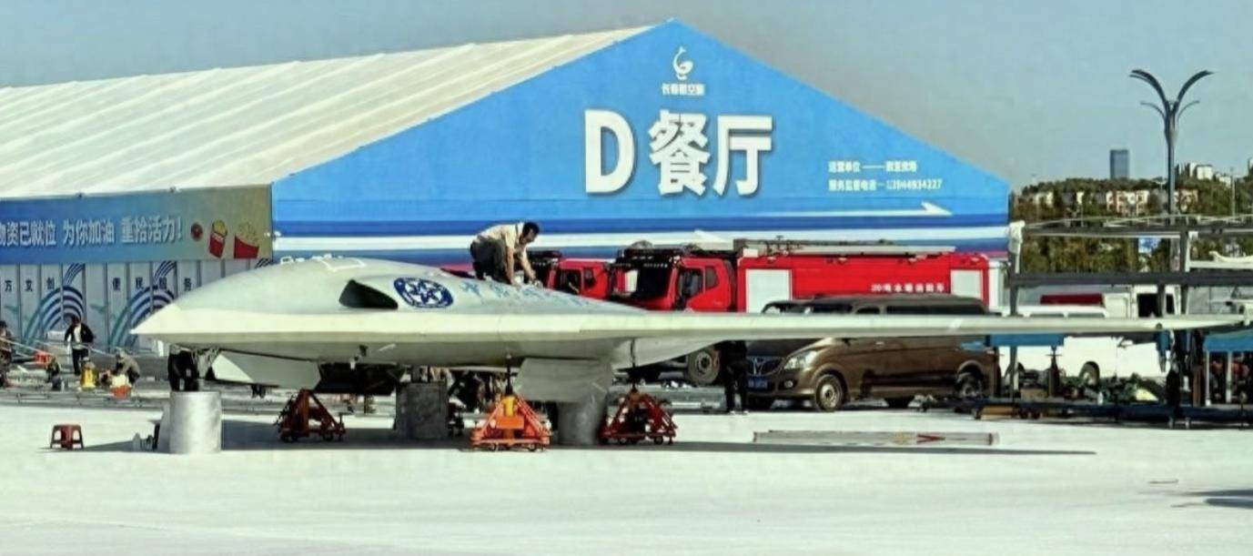 轰20是个障眼法<strong></p>
<p>人民币买虚拟币网站</strong>，它绝不是中国版的B-21？或实现无人隐身战略打击
