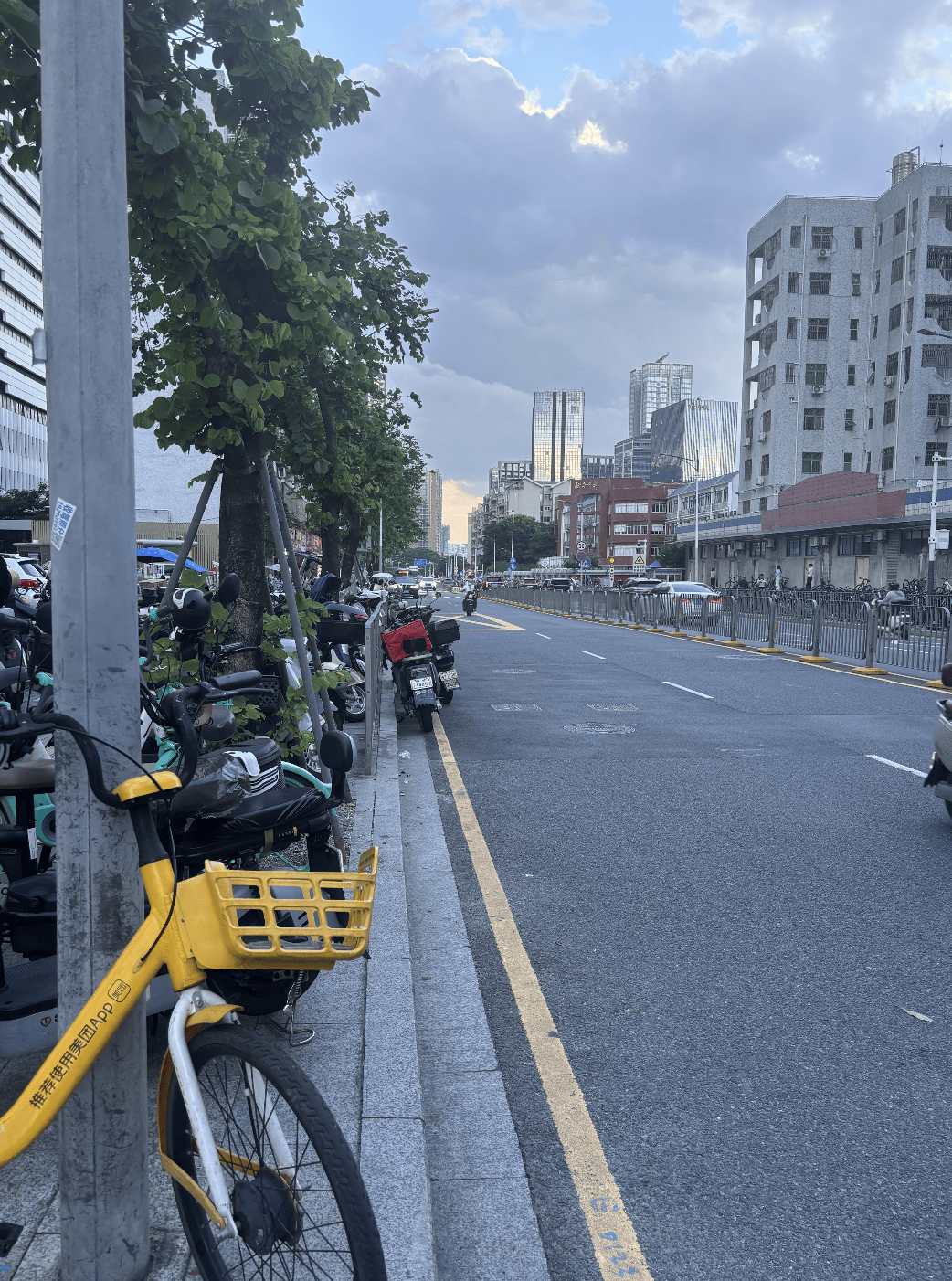 深圳一医院门口被指“举步维艰”<strong></p>
<p>虚拟币天王</strong>！整治后记者实探:仍很堵