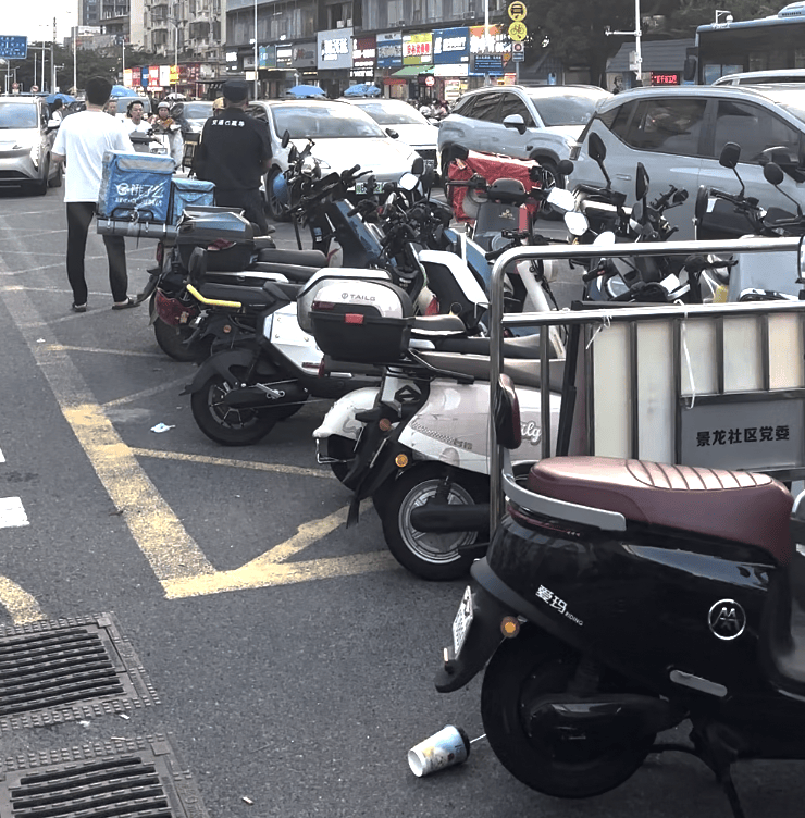 深圳一医院门口被指“举步维艰”<strong></p>
<p>虚拟币天王</strong>！整治后记者实探:仍很堵