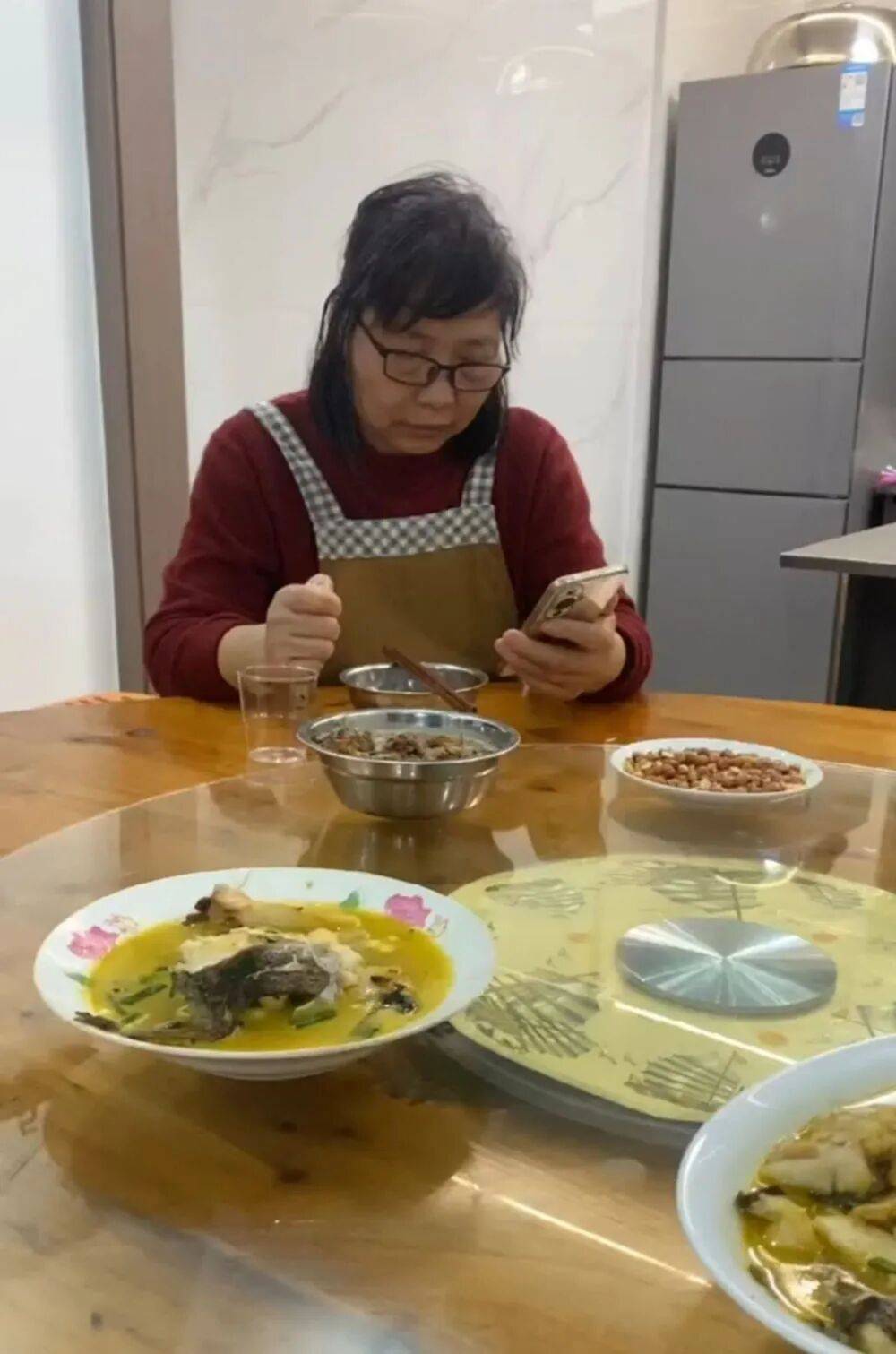 “看到妈妈46个未接来电<strong></p>
<p>irc虚拟币交易</strong>，心像被重锤击中”