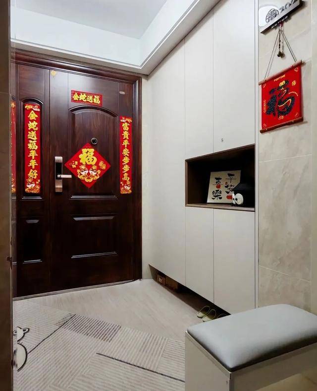 物业“不让门口放鞋子”<strong></p>
<p>irc虚拟币交易</strong>，门口放鞋柜违法吗？