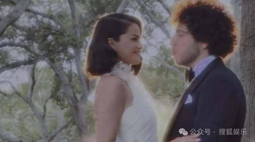 无意还是戏精？她办婚礼<strong></p>
<p>虚拟币模拟交易</strong>，分手多年的他隔空说“我愿意”？