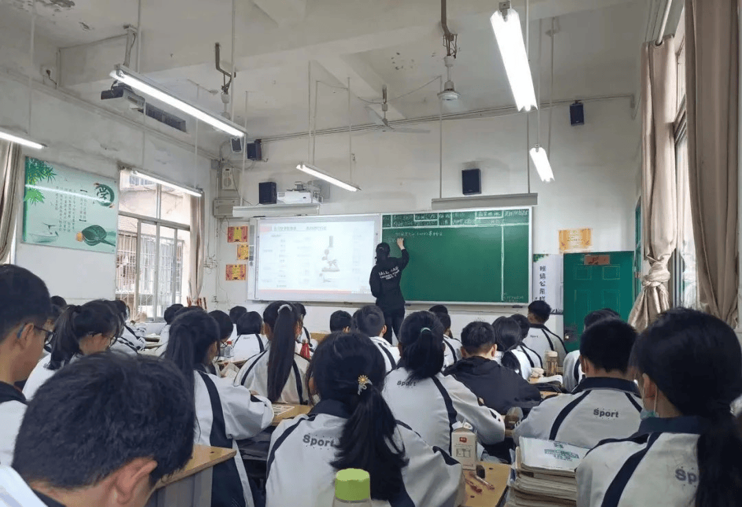 江西上饶初中生物教师郑忆晴因病去世<strong></p>
<p>虚拟币模拟交易</strong>，年仅35岁