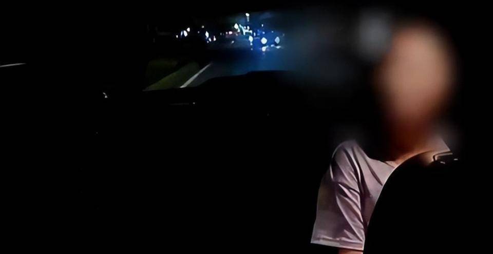 女子打车不给高速过路费<strong></p>
<p>万能虚拟币盯盘app</strong>，扬言“没钱我不给，有钱我也不给” ！司机将其送回起点