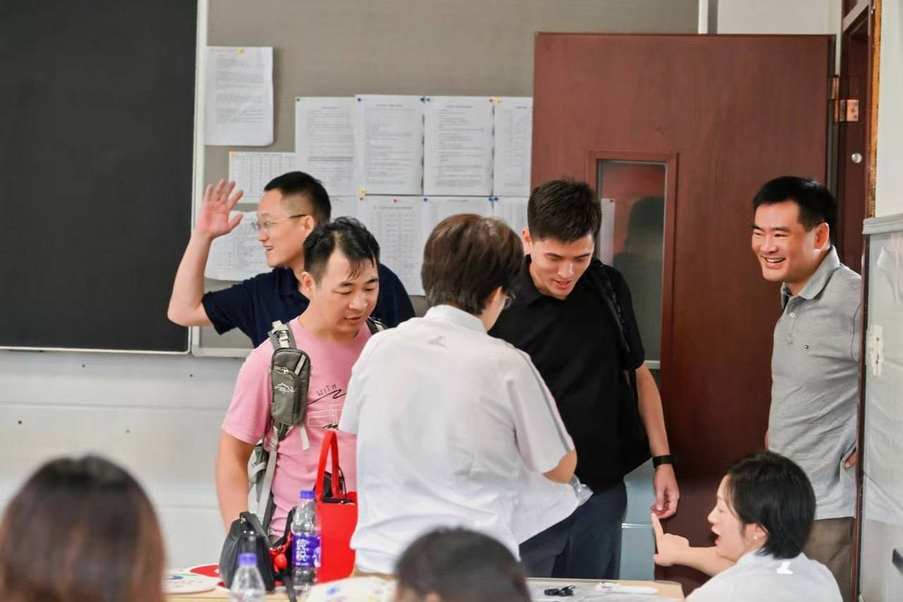 那个让老师骄傲的“调皮”班级！30年同学聚会<strong></p>
<p>虚拟币声音报警器</strong>，还伴有一封来自贵州的感谢信