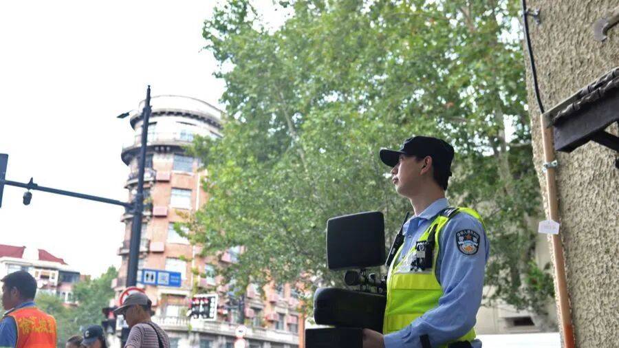 突然群发<strong></p>
<p>如何炒波段虚拟币</strong>！大批上海市民收到警方短信！全市爆火网红已被锁定...有爸爸因孩子违规被罚款