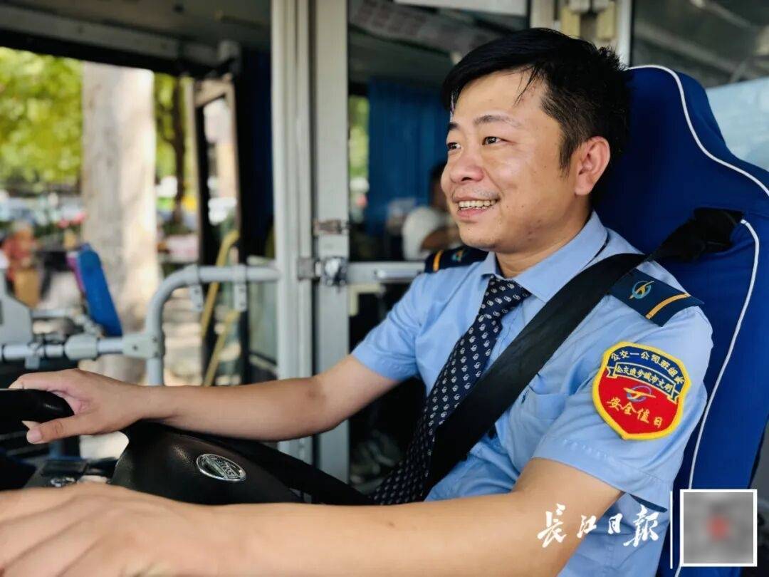 暴增10多倍！武汉这条公交突然火了<strong></p>
<p>如何炒波段虚拟币</strong>，大批人赶来坐