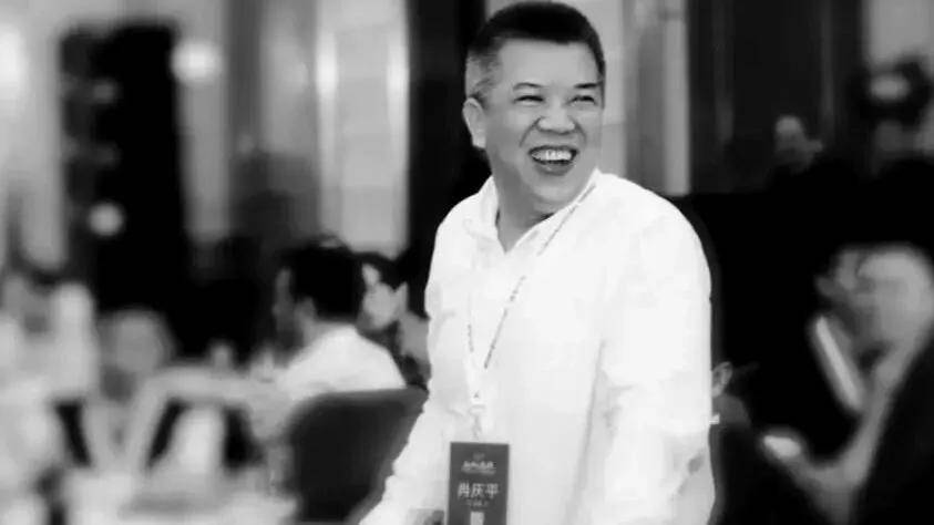 传宗馥莉被带走<strong></p>
<p>如何炒波段虚拟币</strong>，娃哈哈董事会成员回应；资深天使投资人因车祸不幸离世；微信灰度测试一次性撤回全部消息；鸡排哥疑似成立工作室丨邦早报