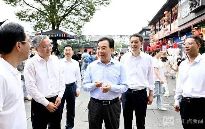 调研假日文旅消费<strong></p>
<p>如何炒波段虚拟币</strong>，多地“一把手”走上街头
