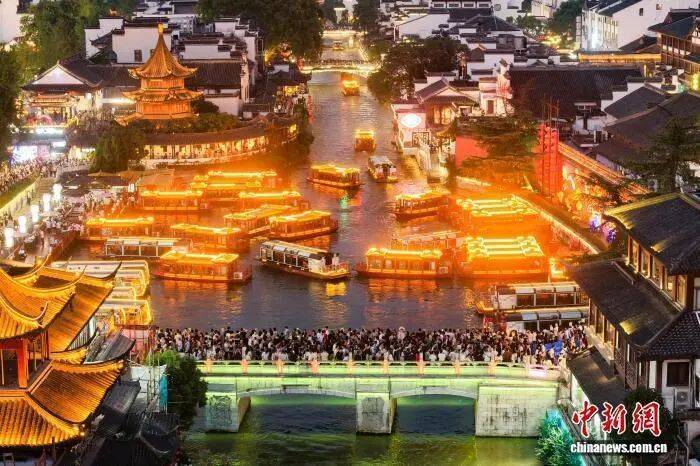 调研假日文旅消费<strong></p>
<p>如何炒波段虚拟币</strong>，多地“一把手”走上街头