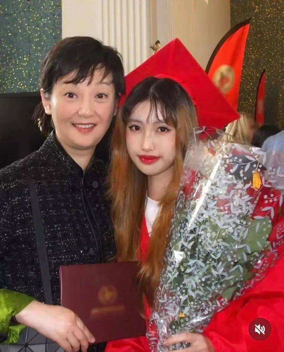 考古|冯小刚带女儿去陈思诚工作室！开个人账号还读影视专业<strong></p>
<p>edu</strong>，她也要“女承父业”吗？