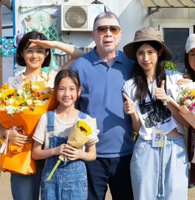 考古|冯小刚带女儿去陈思诚工作室！开个人账号还读影视专业<strong></p>
<p>edu</strong>，她也要“女承父业”吗？