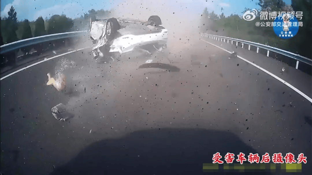 “我撒谎天打雷劈！”男子高速突然强行变道致翻车<strong></p>
<p>edu</strong>，反诬赖对方