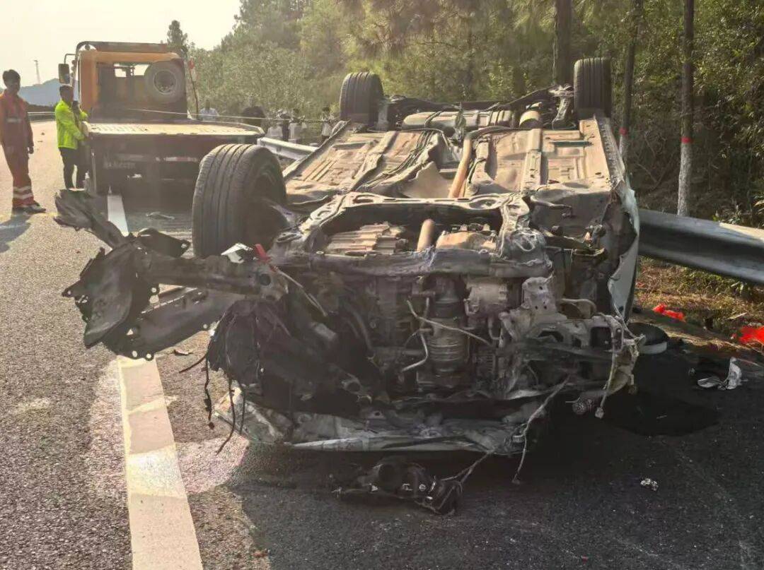 “我撒谎天打雷劈！”男子高速突然强行变道致翻车<strong></p>
<p>edu</strong>，反诬赖对方