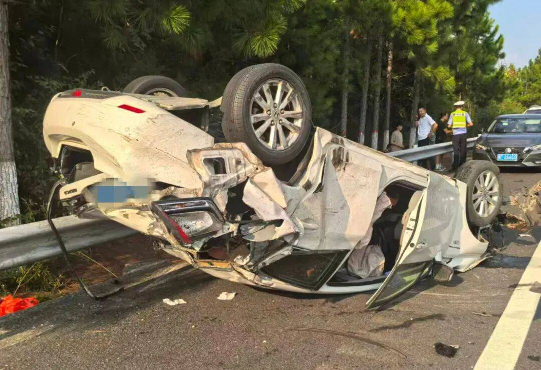 “我撒谎天打雷劈！”男子高速突然强行变道致翻车<strong></p>
<p>edu</strong>，反诬赖对方