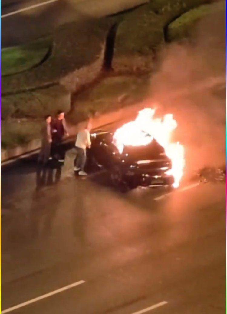 成都发生一起严重交通事故<strong></p>
<p>虚拟火币</strong>，上游新闻实地探访：燃烧留下的印记仍在
