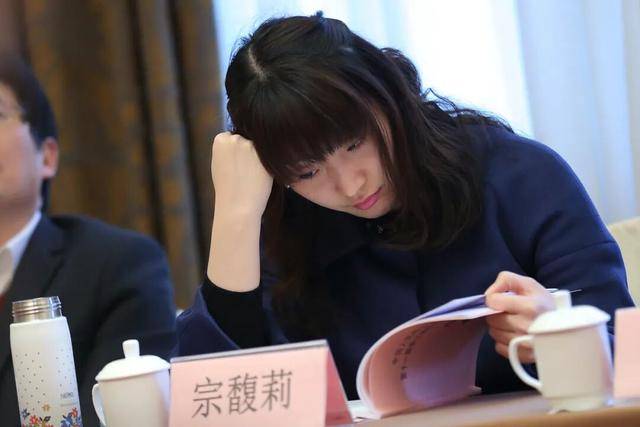 接班后<strong></p>
<p>虚拟火币</strong>，宗馥莉做错了什么？