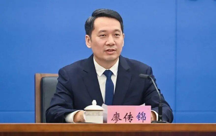 曾任共青团重庆市委书记<strong></p>
<p>诺贝尔币虚拟货币发行</strong>，廖传锦已任荣昌区政府党组书记