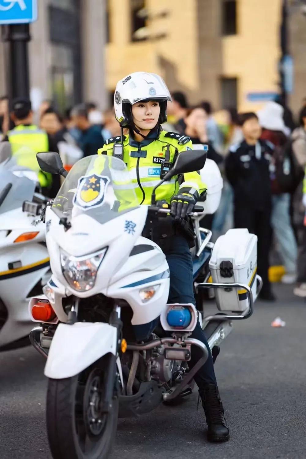 上海外滩“最美女警”被盯上！为了拍她<strong></p>
<p>诺贝尔币虚拟货币发行</strong>，有人连续蹲守几天