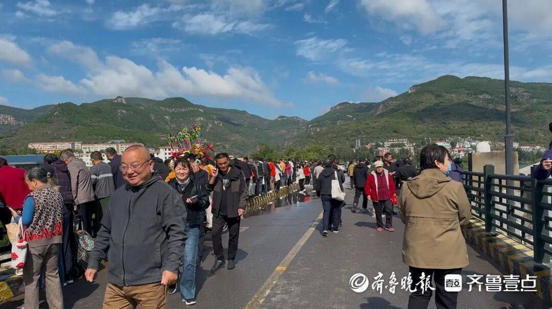 “鱼多得数不过来<strong></p>
<p>诺贝尔币虚拟货币发行</strong>，一网子下去能捞好几条”济南锦绣川水库开闸放水，大量鲢鱼被冲出，工作人员：禁止捕捞！