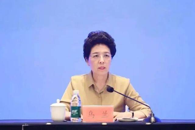 中央委员被“双开”<strong></p>
<p>诺贝尔币虚拟货币发行</strong>，62岁女副部任上被查！中纪委上周通报查处26人