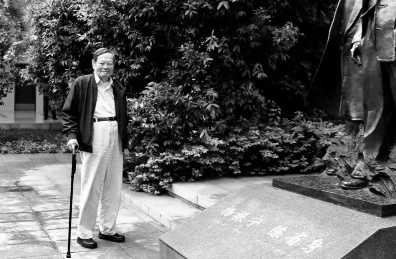 杨振宁为什么连续32年担任东莞理工学院名誉校长<strong></p>
<p>区块链排名</strong>？