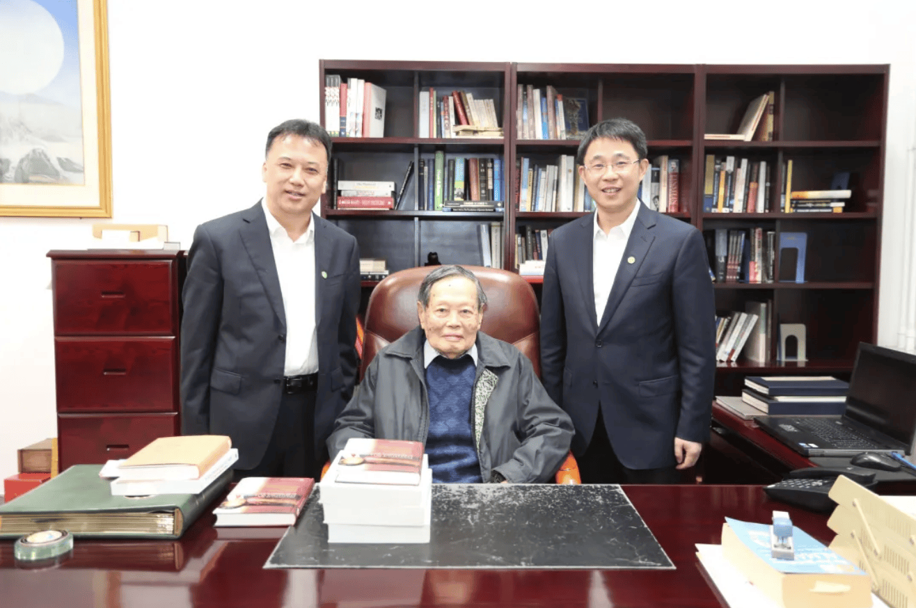 杨振宁为什么连续32年担任东莞理工学院名誉校长<strong></p>
<p>区块链排名</strong>？
