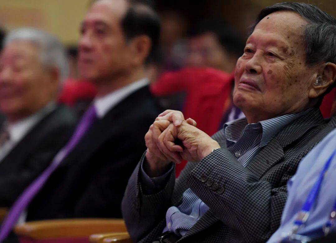 好友追忆杨振宁：他的一针见血<strong></p>
<p>虚拟币软搬砖</strong>，改变了我的一生