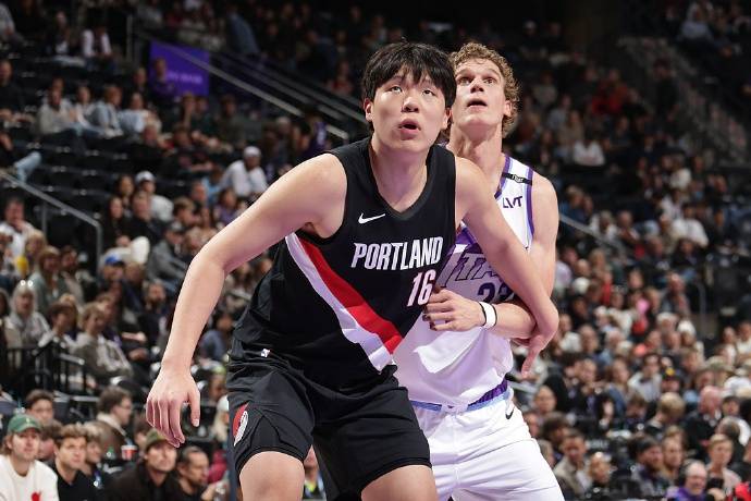 杨瀚森迎NBA常规赛首秀<strong></p>
<p>虚拟币</strong>,两罚全中拿到个人NBA生涯首分;此前出场时播音字幕都是中文