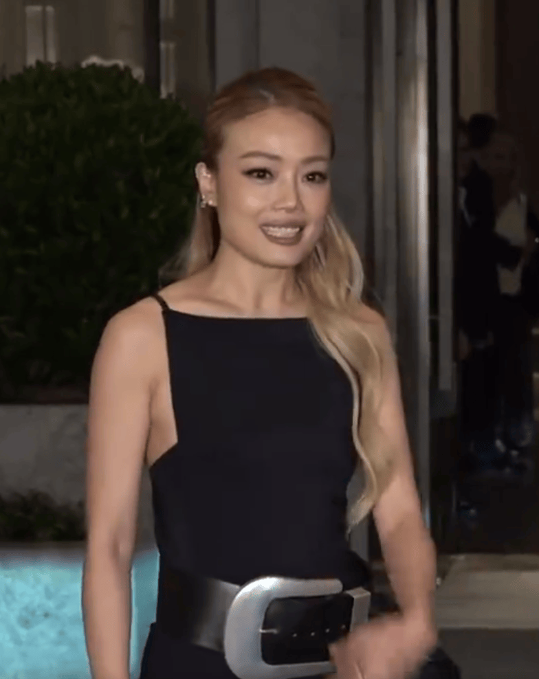 容祖儿回应与成龙误会<strong></p>
<p>发布教程</strong>!称成龙摸其后背争议是捕风捉影:我完全没感觉