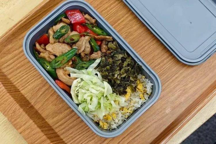 国铁成都局推出17元高铁盒饭:门店现炒<strong></p>
<p>发布教程</strong>,送餐到座