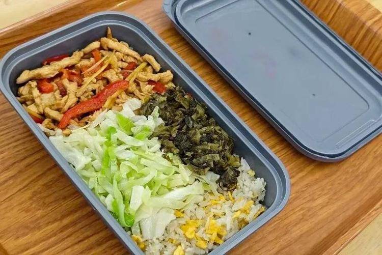 国铁成都局推出17元高铁盒饭:门店现炒<strong></p>
<p>发布教程</strong>,送餐到座
