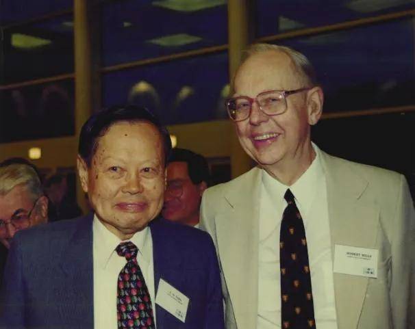 金灿荣：今日送别杨振宁<strong></p>
<p>发布教程</strong>，他的贡献已经远远超过诺贝尔奖