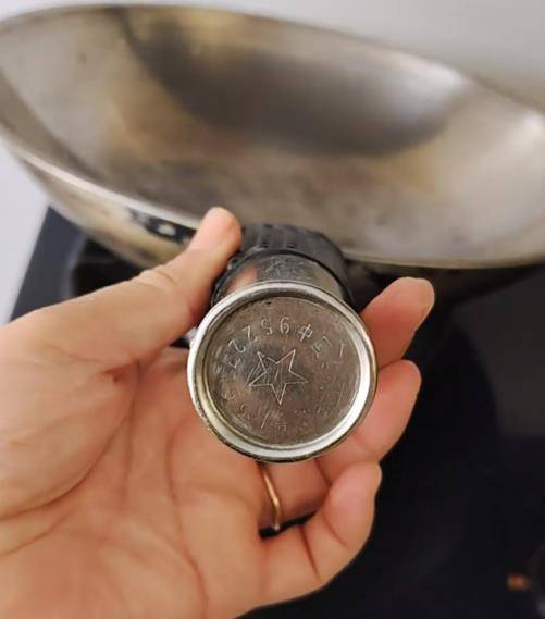 铁锅用了二三十年仍不粘不锈<strong></p>
<p>虚拟币发行风险</strong>，女子在线寻厂家想“再买一个”，厂家称已停产