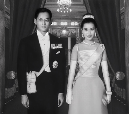 泰国王太后诗丽吉去世<strong></p>
<p>虚拟币发行风险</strong>,留下19顶奢华王冠和她的传奇一生