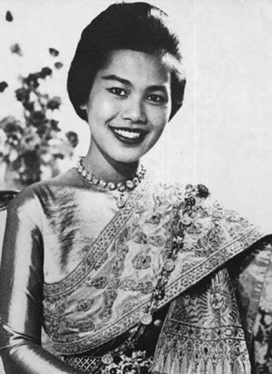 泰国王太后诗丽吉去世<strong></p>
<p>虚拟币发行风险</strong>,留下19顶奢华王冠和她的传奇一生