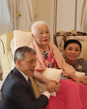 泰国王太后诗丽吉去世<strong></p>
<p>虚拟币发行风险</strong>,留下19顶奢华王冠和她的传奇一生