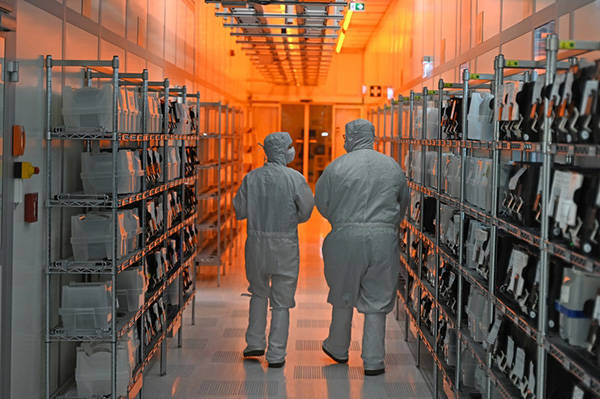 荷兰分析人士：安世半导体事件表明<strong></p>
<p>虚拟币如何低买高卖</strong>，欧洲夹在中美之间无能为力