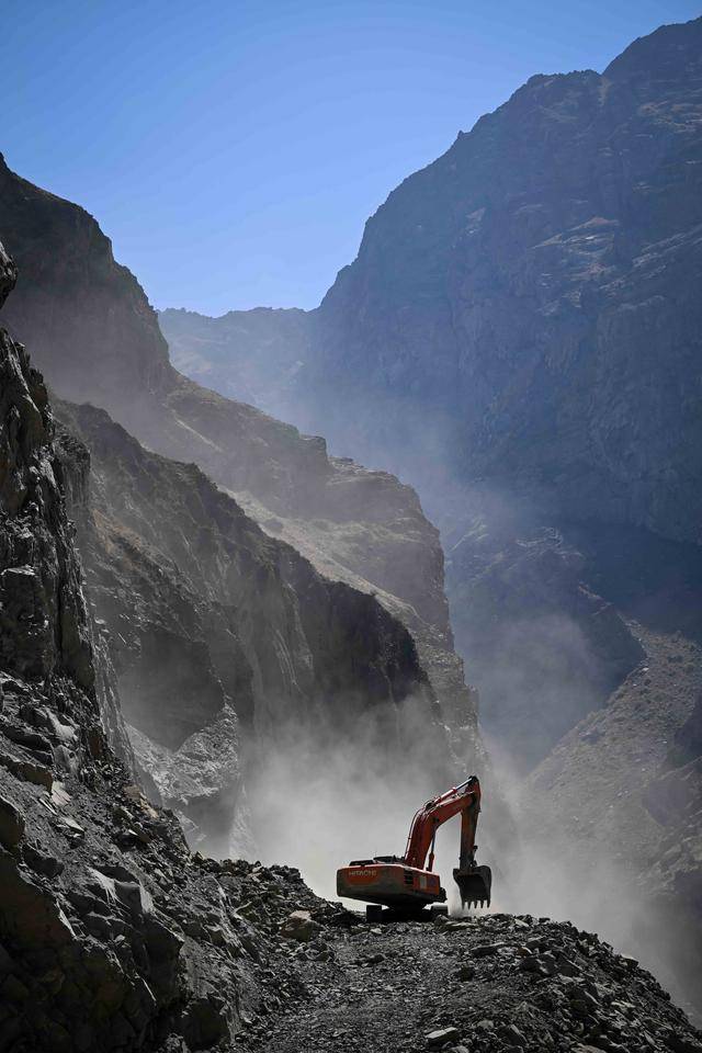 青年说 | 到中亚<strong></p>
<p>虚拟币如何低买高卖</strong>,奔赴一场激动人心的“探秘”