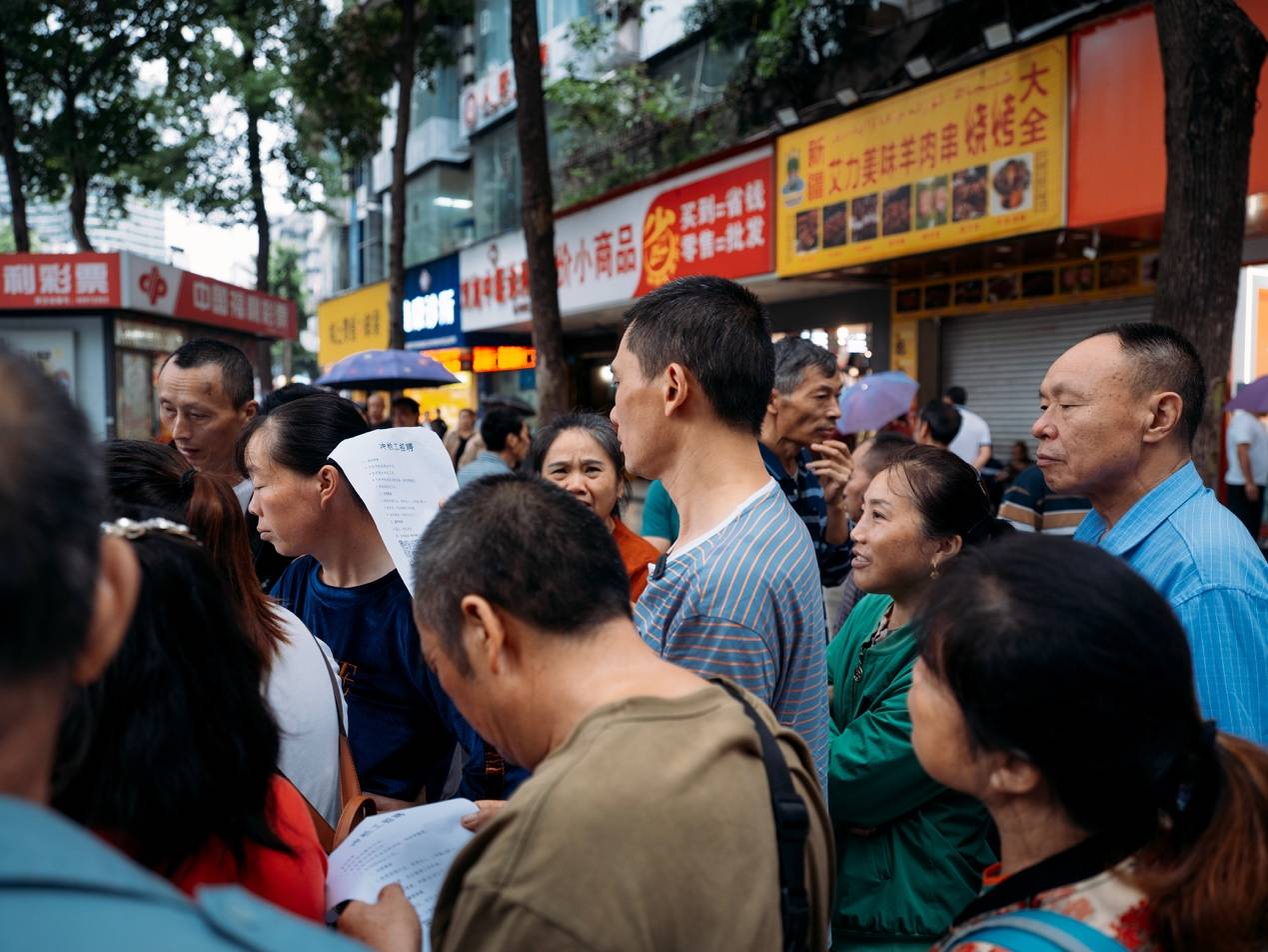 <strong></p>
<p>虚拟币如何低买高卖</strong>他们挤在8元一晚的旅店 几百人抢一个活