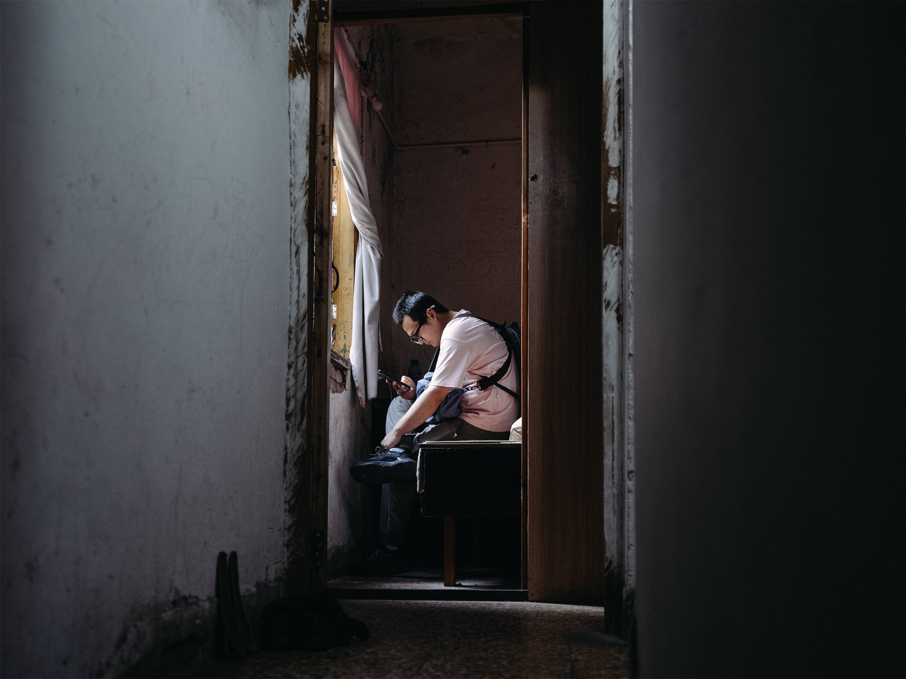 <strong></p>
<p>虚拟币如何低买高卖</strong>他们挤在8元一晚的旅店 几百人抢一个活