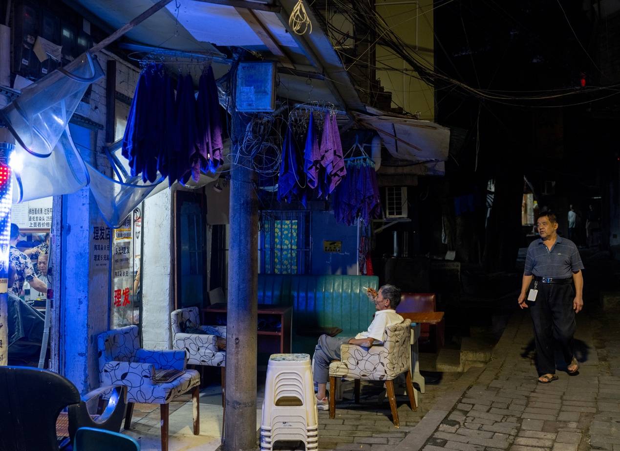 <strong></p>
<p>虚拟币如何低买高卖</strong>他们挤在8元一晚的旅店 几百人抢一个活