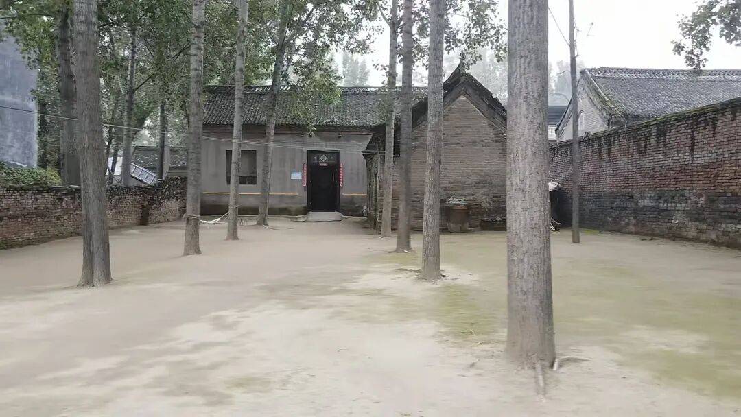 河南66岁大爷500平院子凭 “极致干净” 成网红打卡点<strong></p>
<p>洋老板商城虚拟币</strong>,网友来时他满脸笑容带进参观