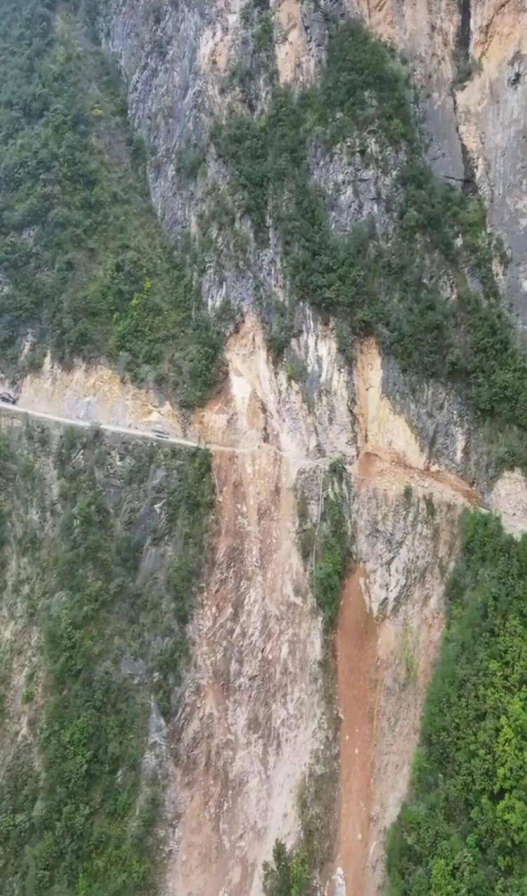 重庆网红“挂壁公路”垮塌<strong></p>
<p>根源链虚拟币上火币</strong>,附近村民外出绕行已半月盼修复,当地:已完成排危,正在修