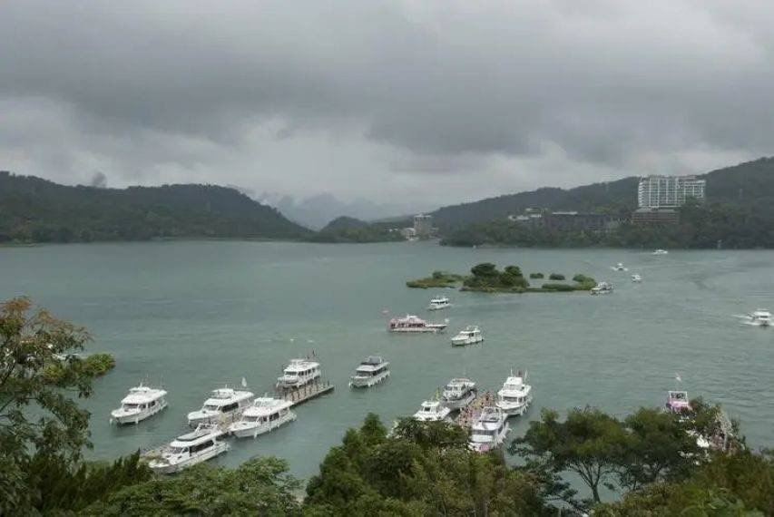 两岸统一众望所归!台湾岛内掀起入党潮<strong></p>
<p>根源链虚拟币上火币</strong>,869人加入国民党,洪秀柱出面促统,果然没让大陆失望!