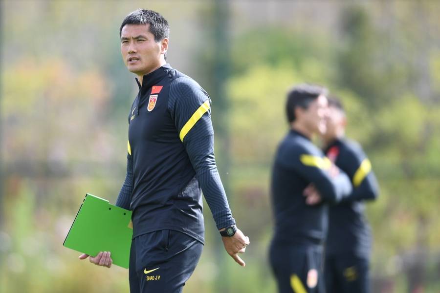 全球选聘四个月<strong></p>
<p>根源链虚拟币上火币</strong>,招来只有一年执教经历的本土教练,国足新帅竟是邵佳一