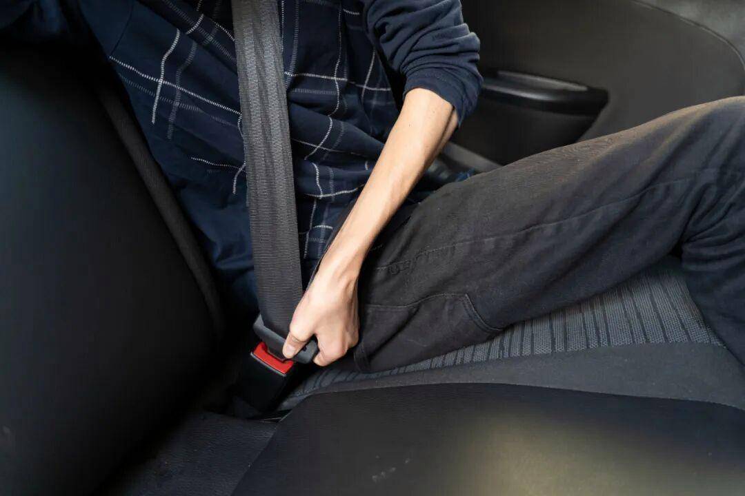 死亡率翻倍!后排乘客不系安全带<strong></p>
<p>根源链虚拟币上火币</strong>,危险且违法