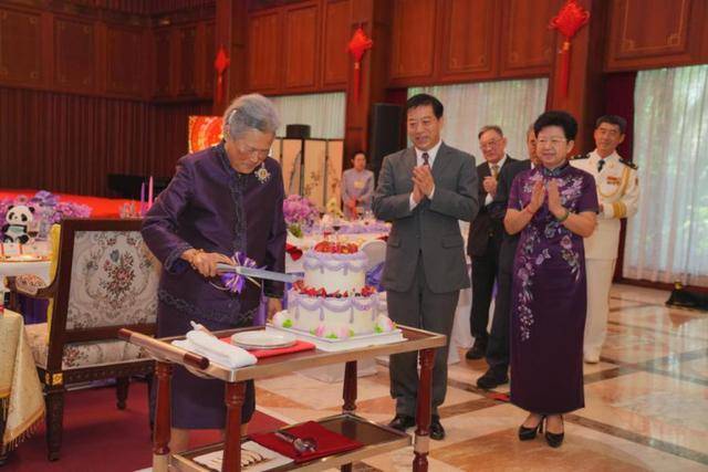 连续有两位国王访华<strong></p>
<p>虚拟币ebt</strong>,其中一位是建交以来首访,证明了什么?