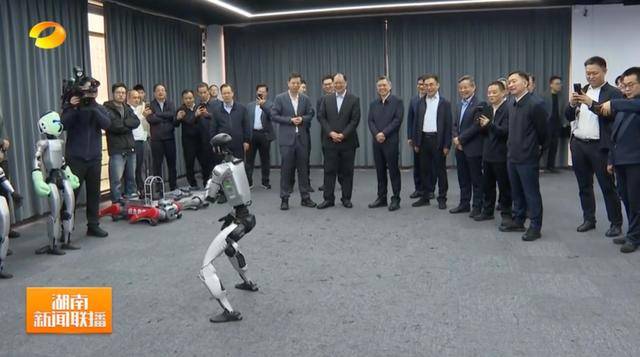 湖南省省长、浙江省省长<strong></p>
<p>xvg虚拟币价格</strong>，一同观看机器人表演